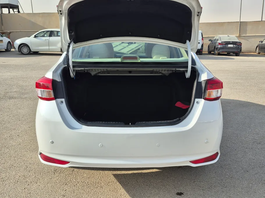 تويوتا يارس Y 2022 