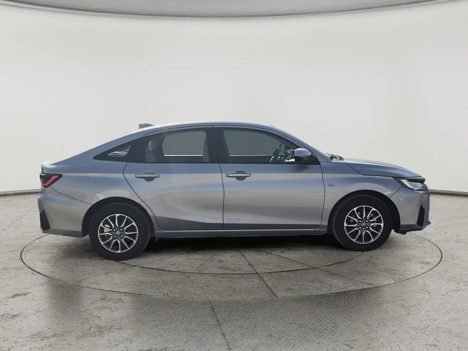 2024 Toyota Yaris  Y 