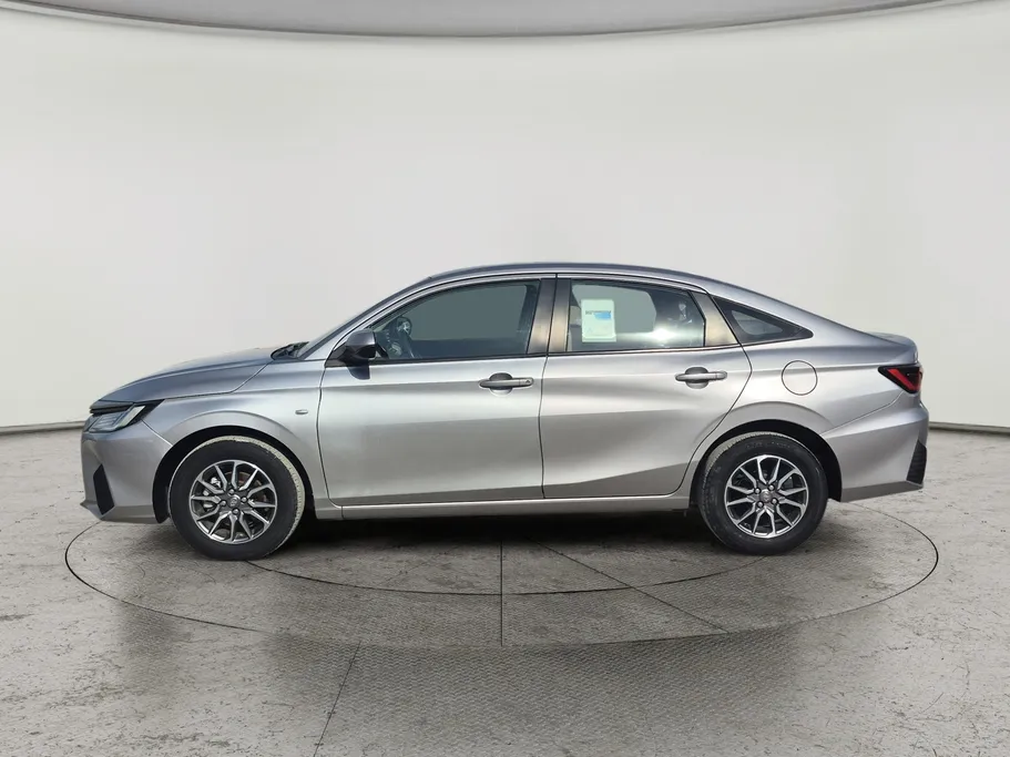 2024 Toyota Yaris  Y 