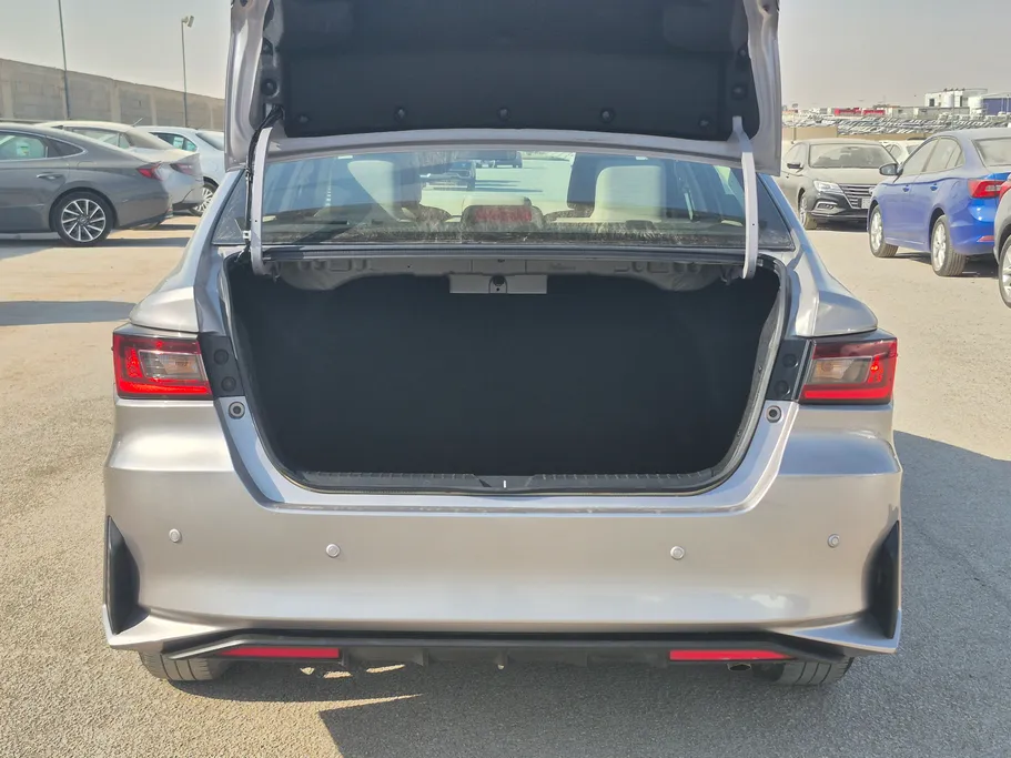 2024 Toyota Yaris  Y 