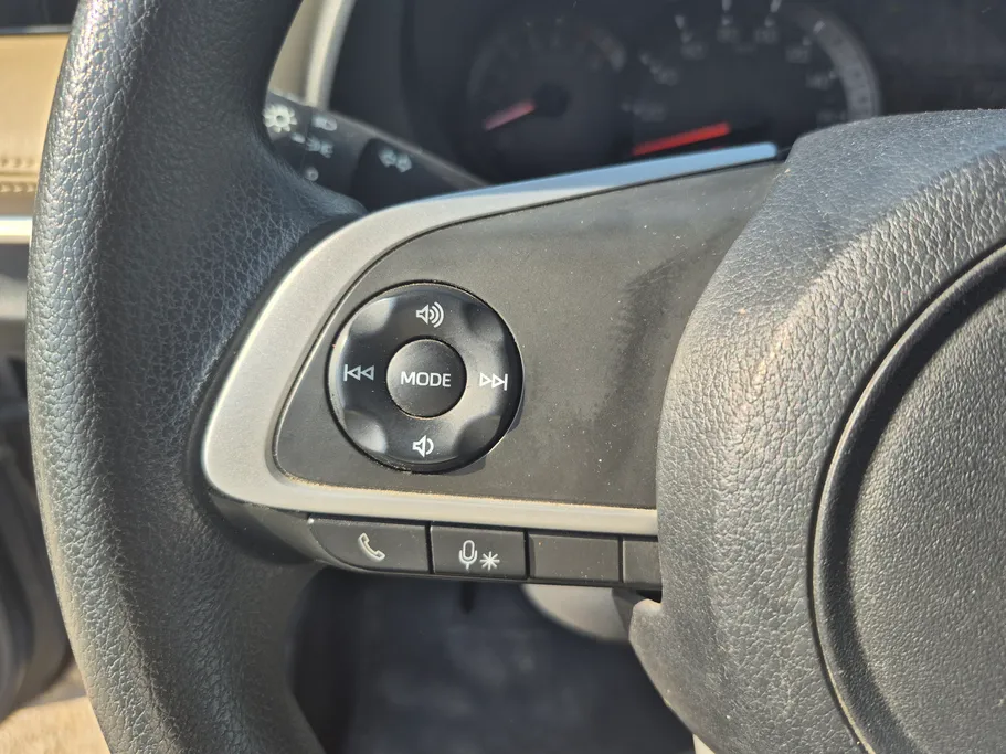 2024 Toyota Yaris  Y 