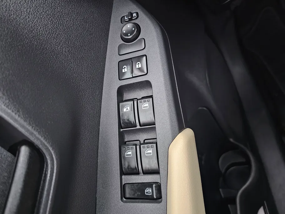 تويوتا يارس Y 2023 