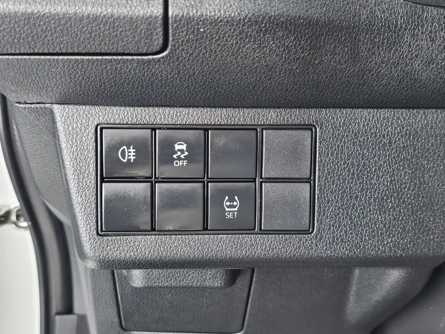 تويوتا يارس Y 2023 