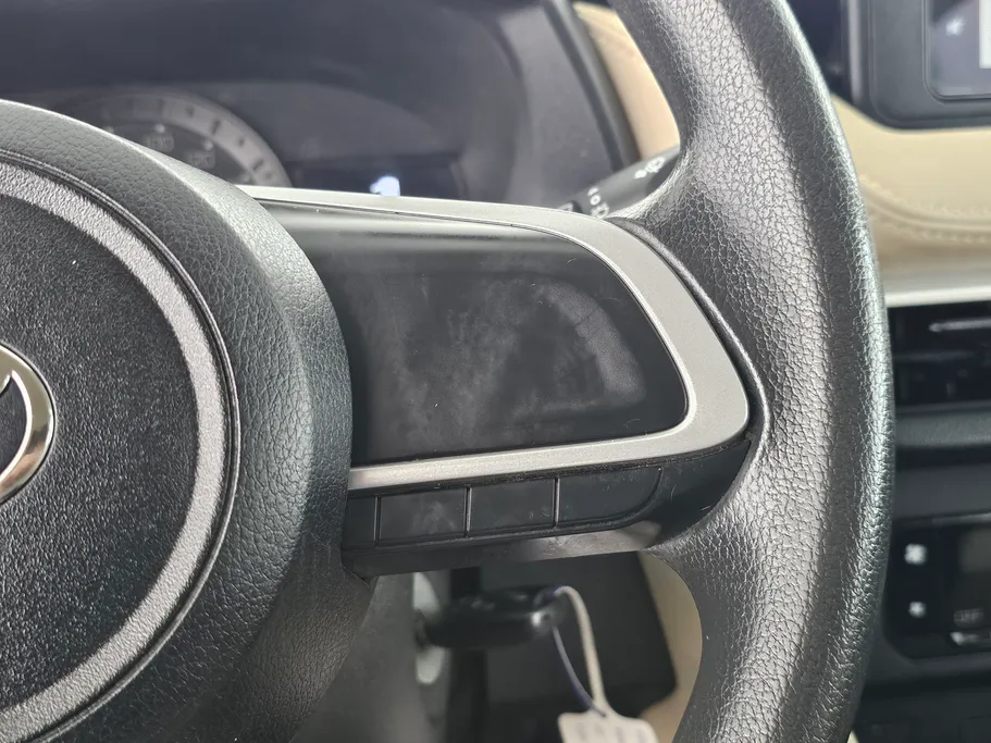 تويوتا يارس Y 2023 