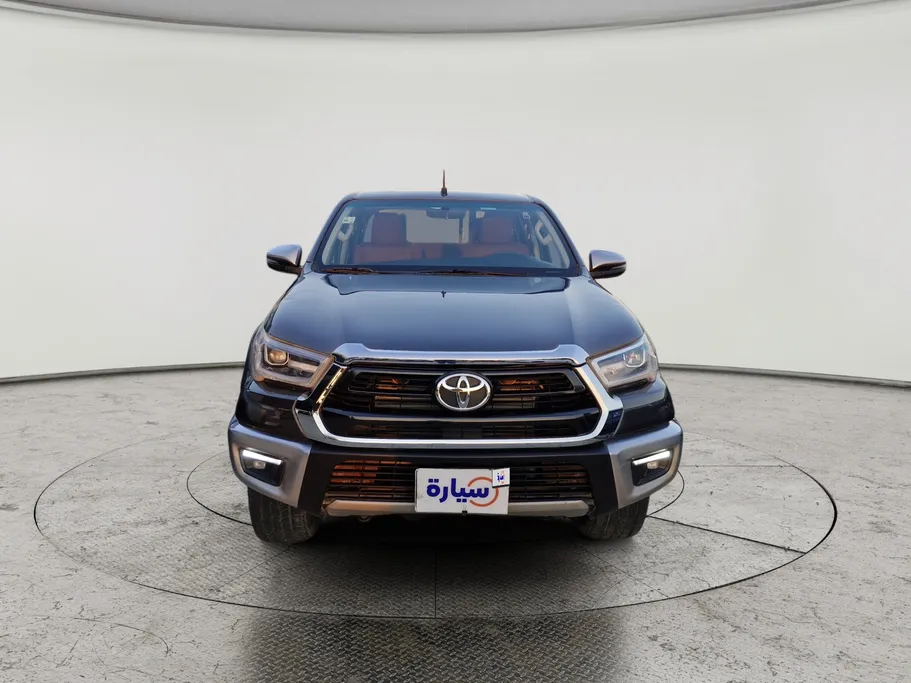 تويوتا هايلكس SR5 2023 