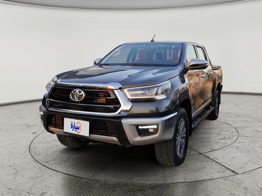 2023 Toyota Hilux SR5 