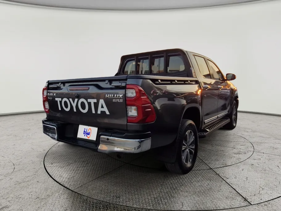 2023 Toyota Hilux SR5 