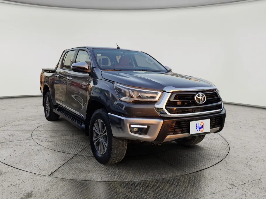 2023 Toyota Hilux SR5 