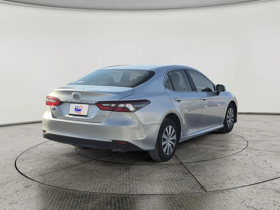 تويوتا كامري LE 2024 