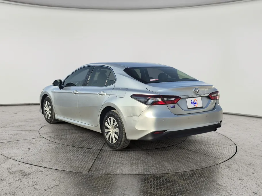 تويوتا كامري LE 2024 