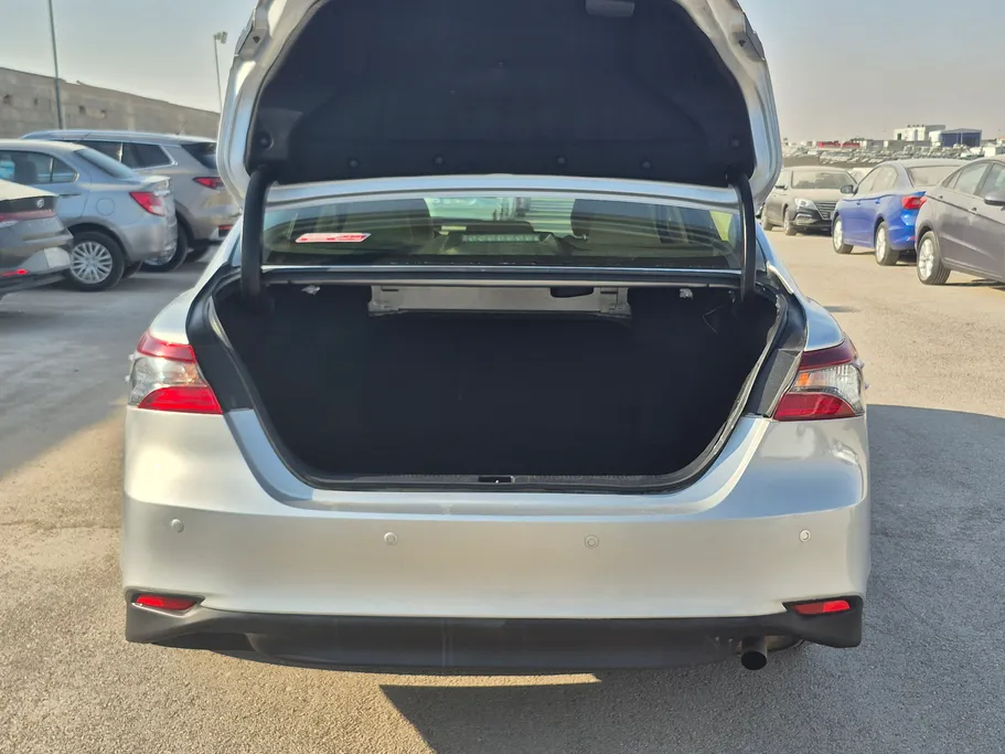 تويوتا كامري LE 2024 