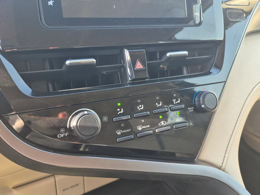 تويوتا كامري LE 2024 