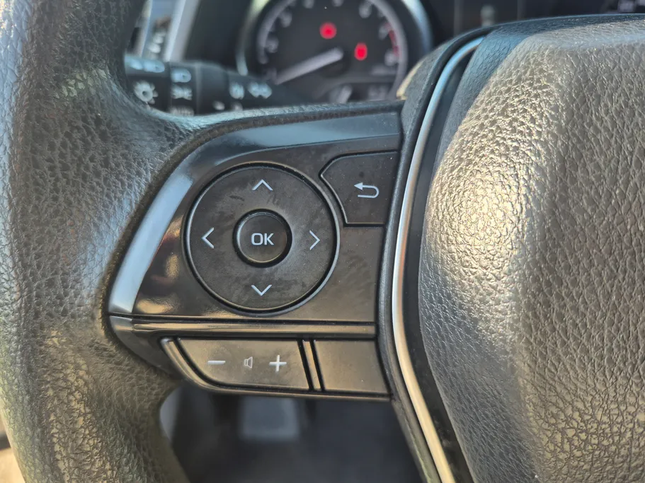 تويوتا كامري LE 2024 