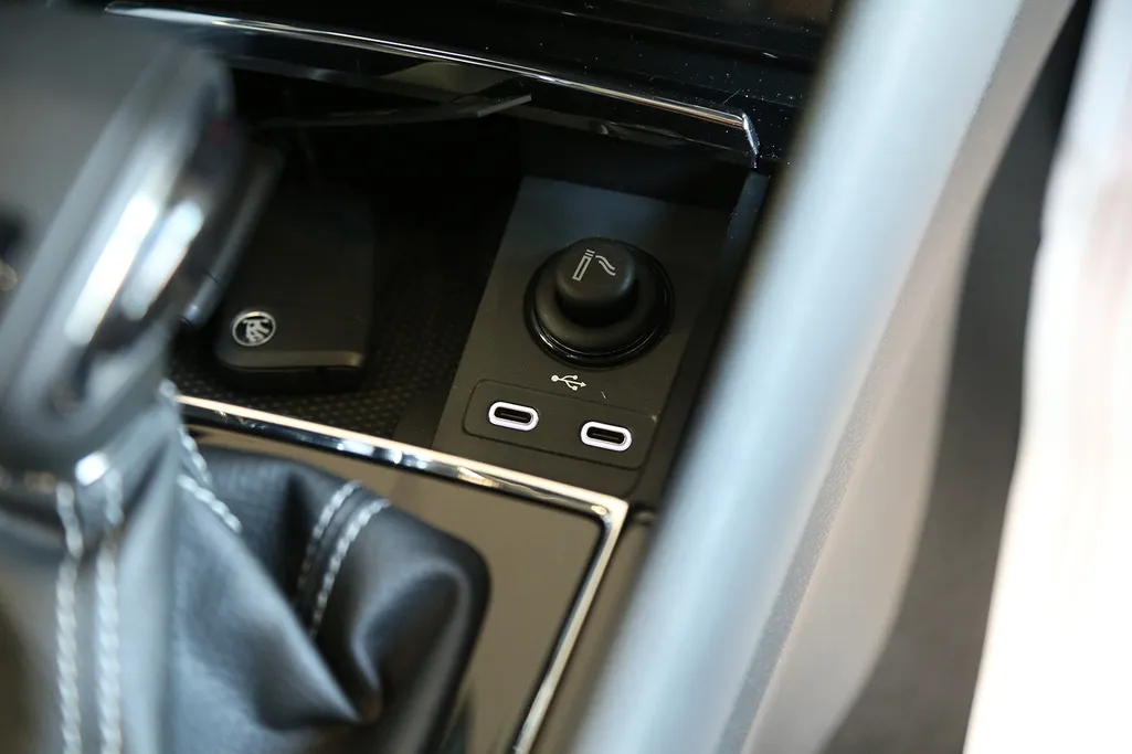 2025 Skoda Karoq Sportline 