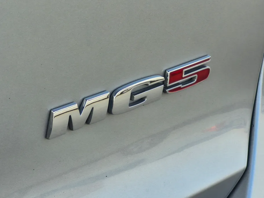 2023 MG 5 LUX 