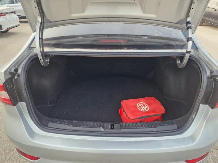 ام جي 5 STD 2023 