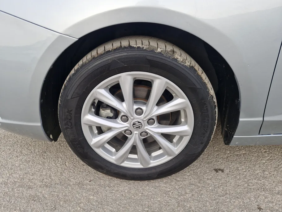 ام جي 5 STD 2023 