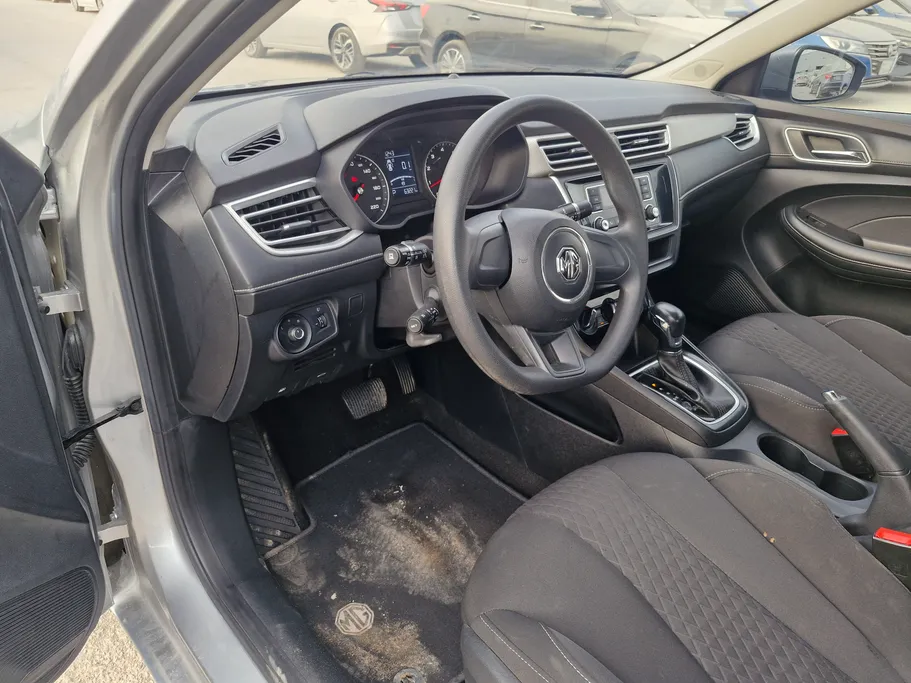 ام جي 5 STD 2023 