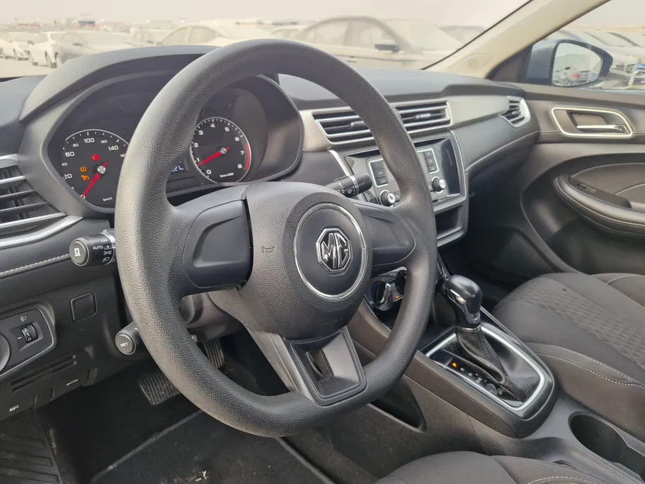 ام جي 5 STD 2023 