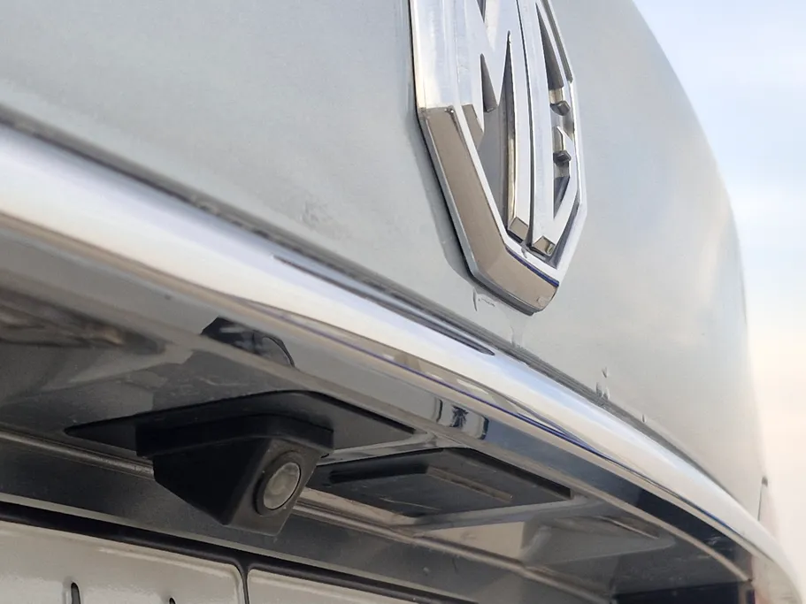 ام جي 5 STD 2023 