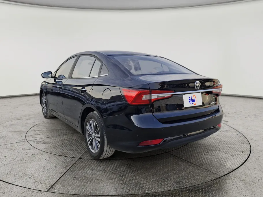 ام جي 5 LUX 2023 