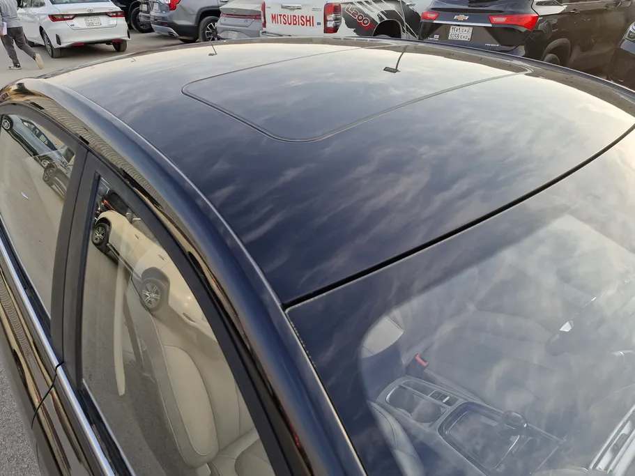 ام جي 5 LUX 2023 