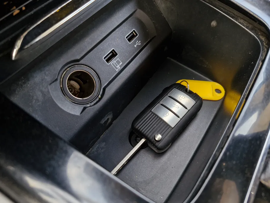 ام جي 5 LUX 2023 