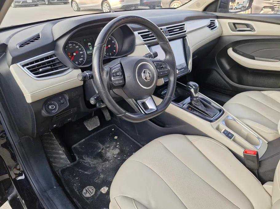 ام جي 5 LUX 2023 