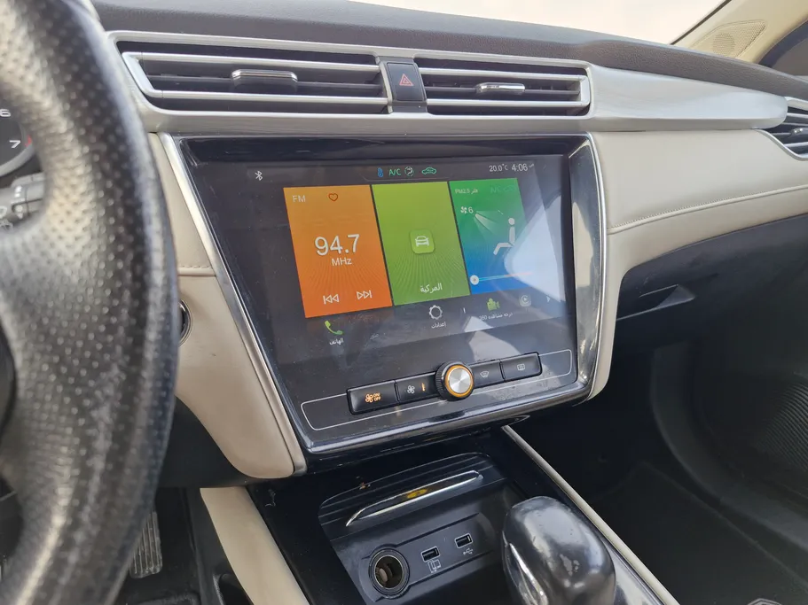 ام جي 5 LUX 2023 