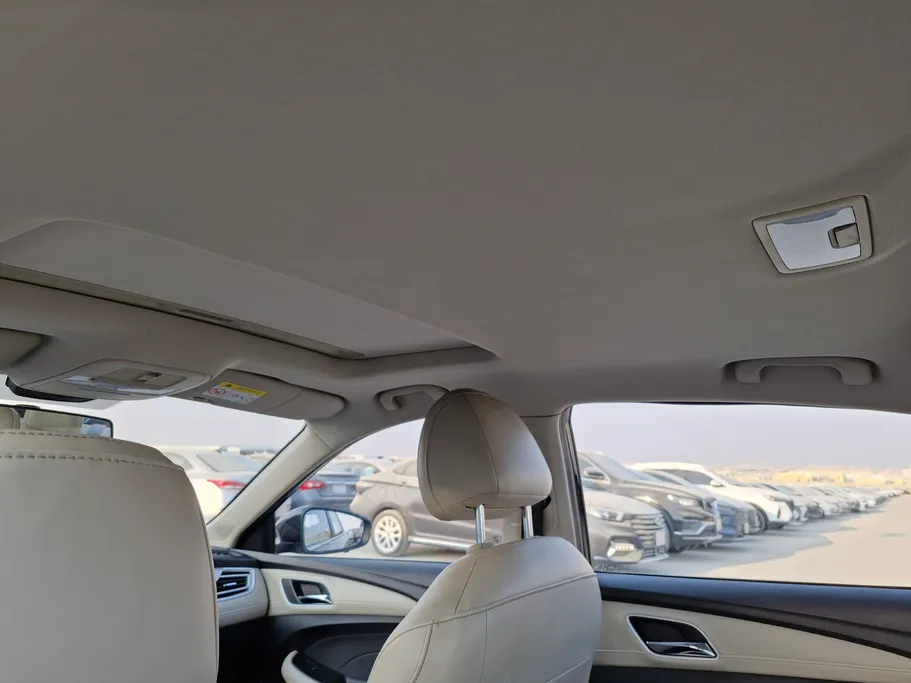 ام جي 5 LUX 2023 