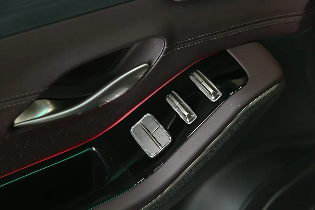 ساوايست اس 09 بريميوم 2026 