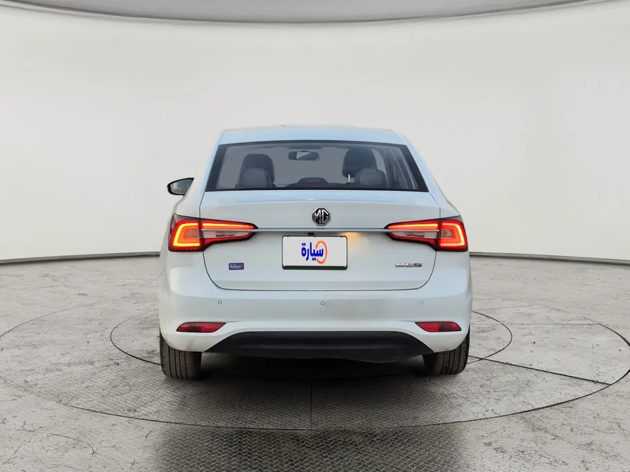 ام جي 5 LUX 2023 