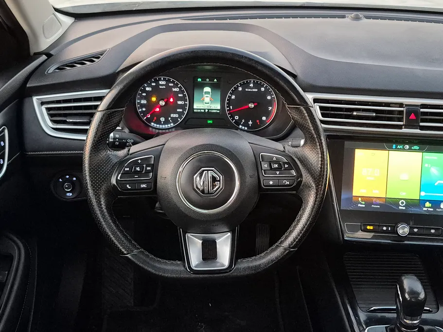 ام جي 5 LUX 2023 