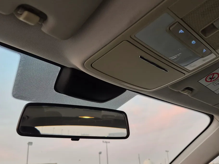 ام جي 5 LUX 2023 