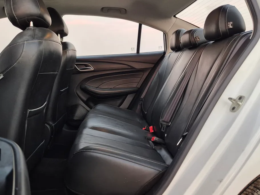 ام جي 5 LUX 2023 