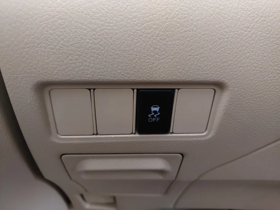 تويوتا يارس Y 2021 