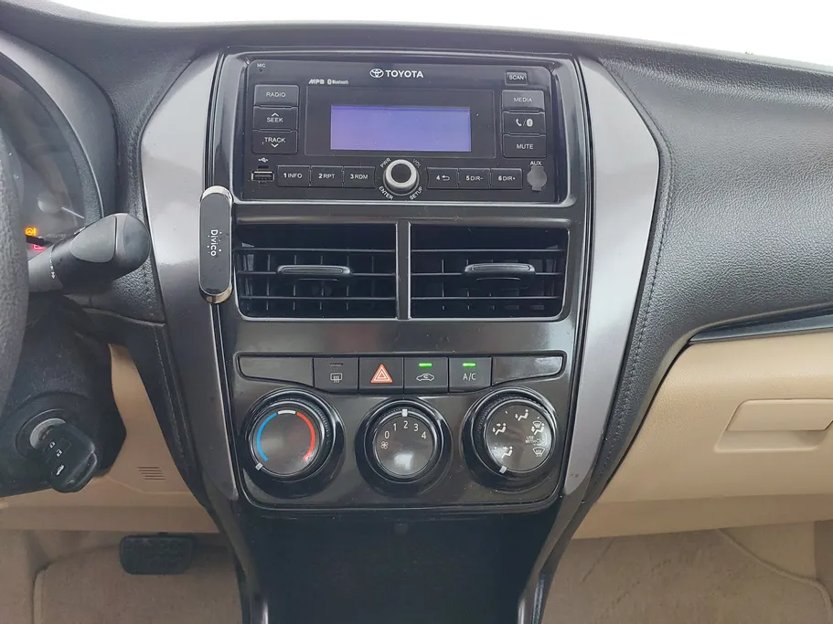 تويوتا يارس Y 2021 