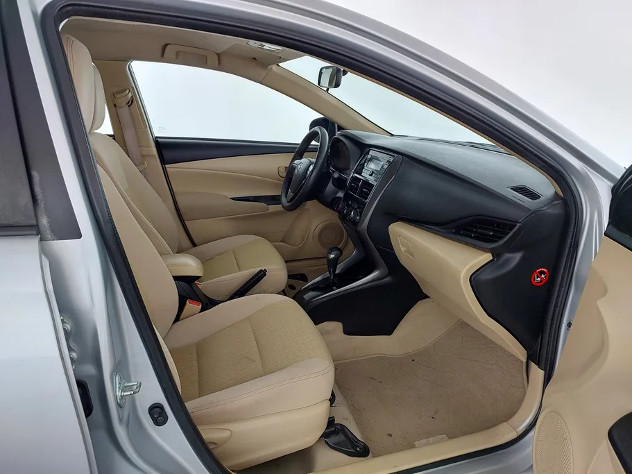 تويوتا يارس Y 2021 