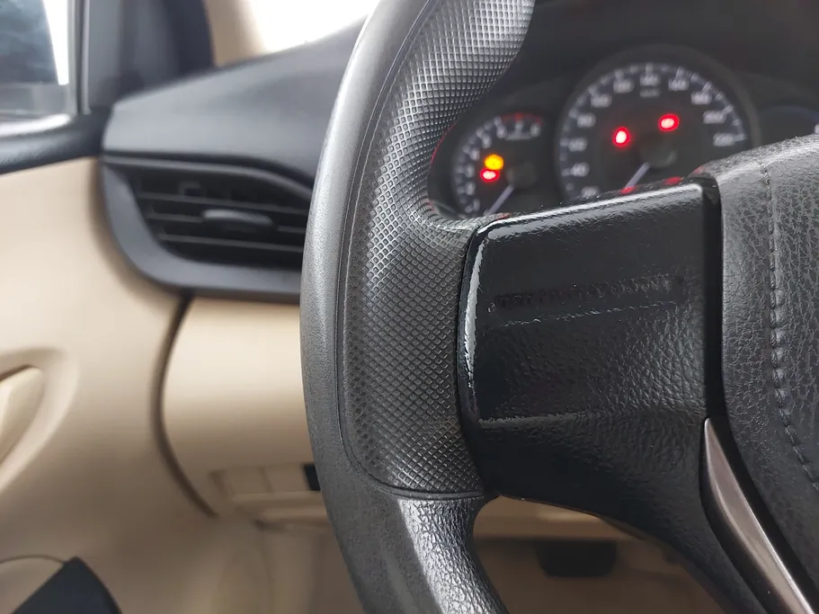 تويوتا يارس Y 2021 