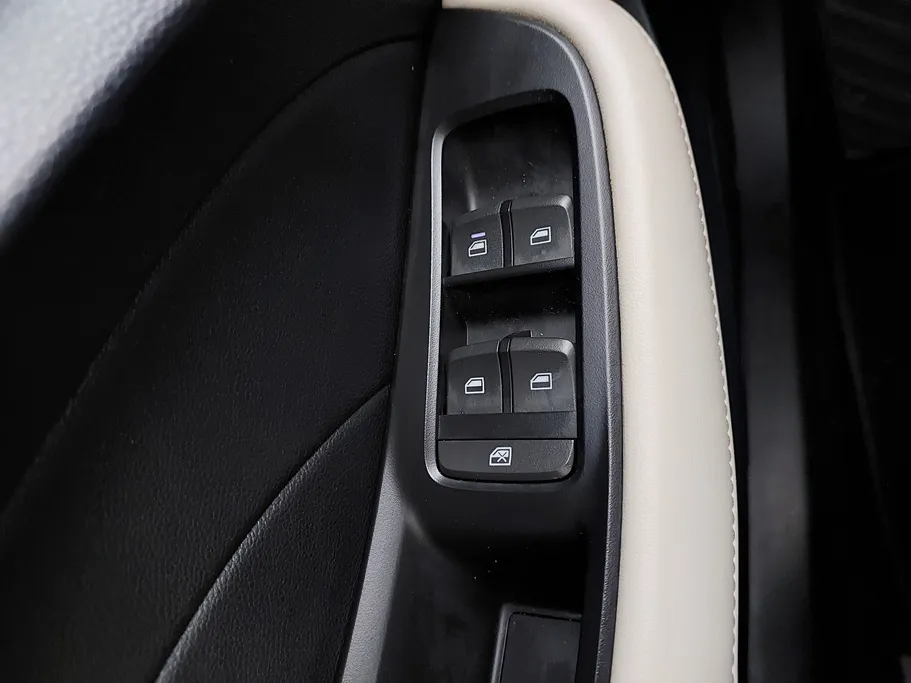 ام جي 5 COM 2022 