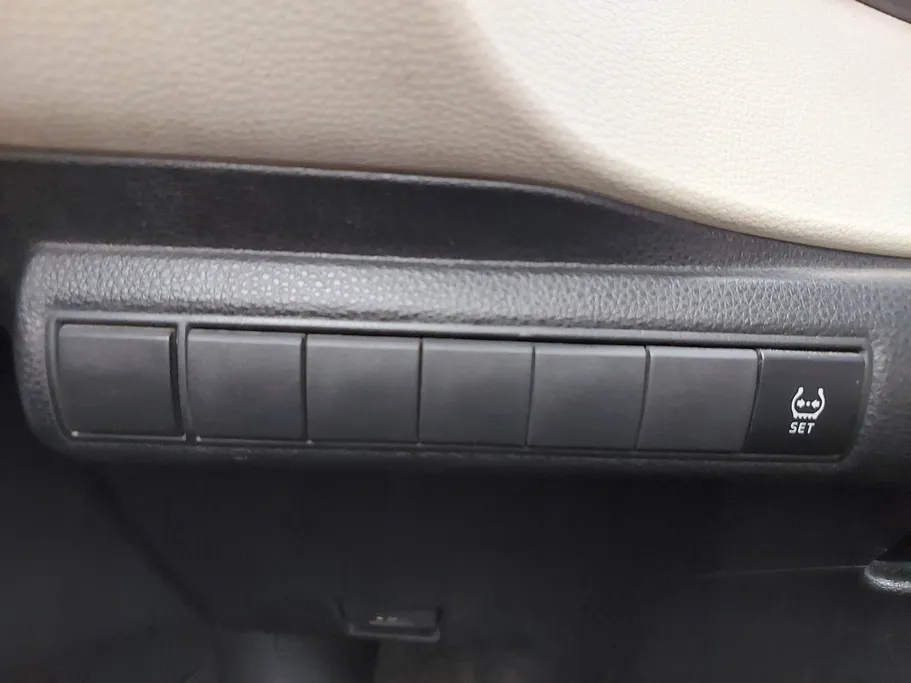 تويوتا كورولا XLI 2022 