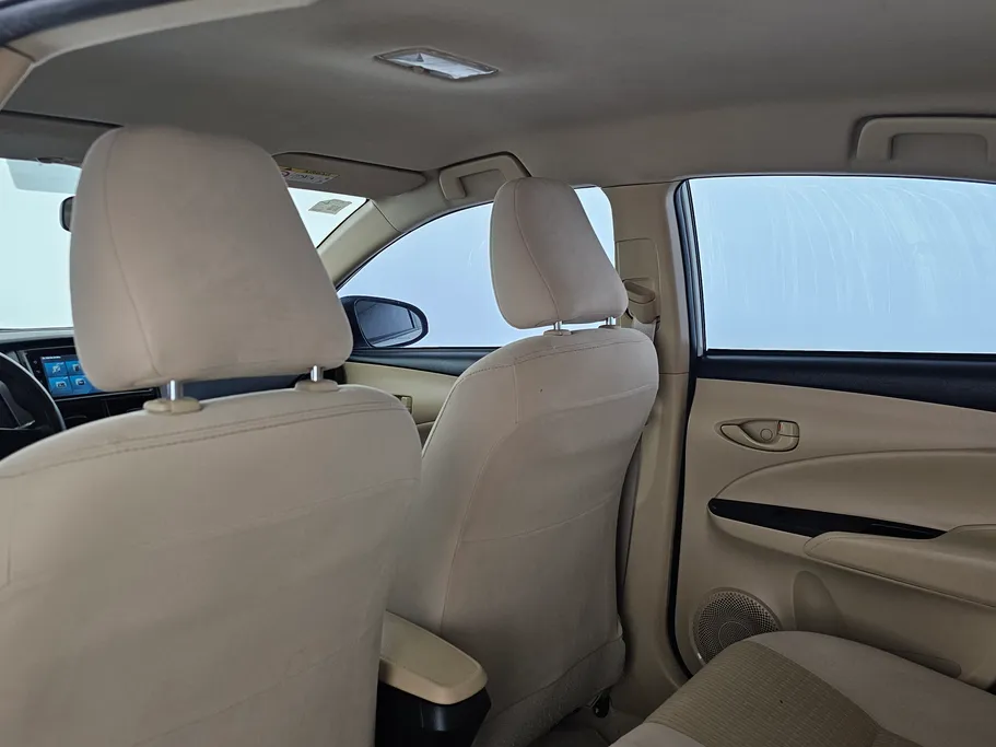 تويوتا يارس Y 2022 