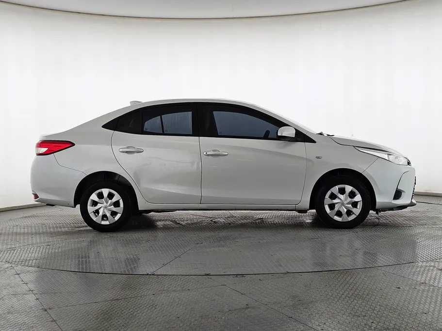 تويوتا يارس Y 2022 