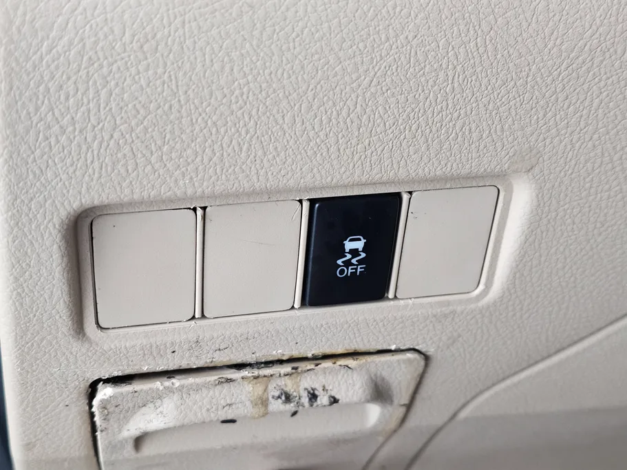 تويوتا يارس Y 2019 