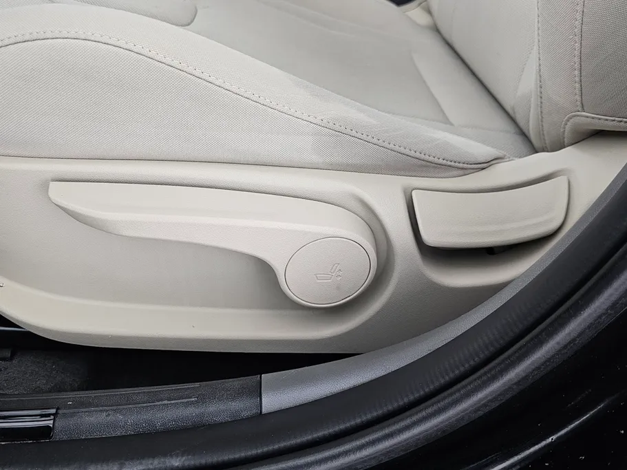 2023 Hyundai Elantra Smart 