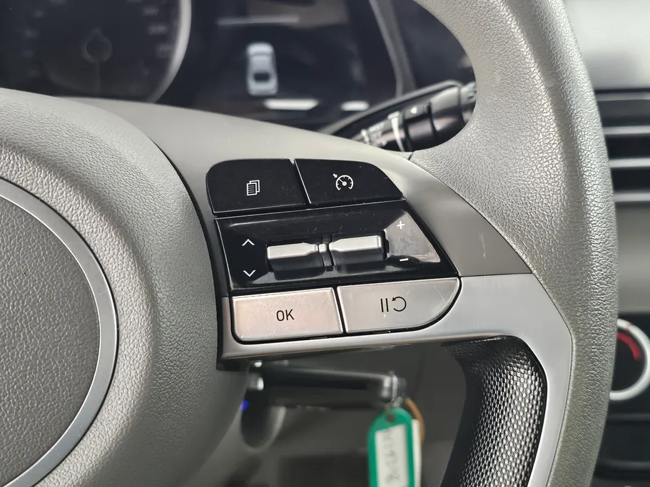 2023 Hyundai Elantra Smart 