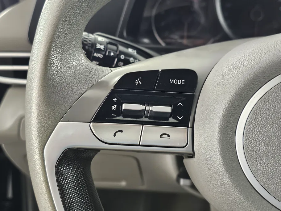 2023 Hyundai Elantra Smart 