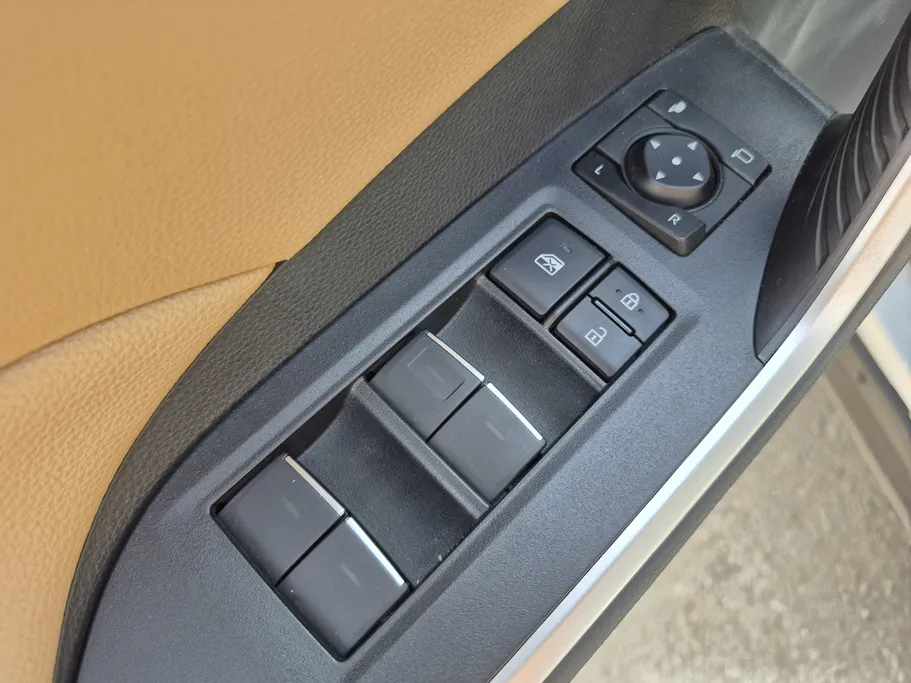 تويوتا راف فور XLE HEV 2024 