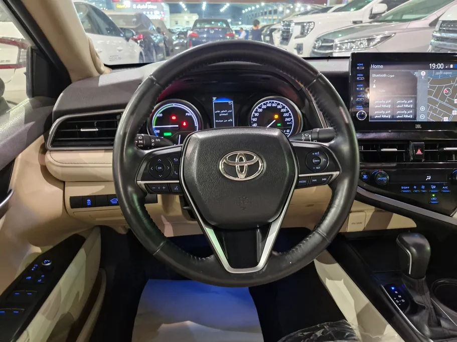 2021 Toyota Camry  GLE 
