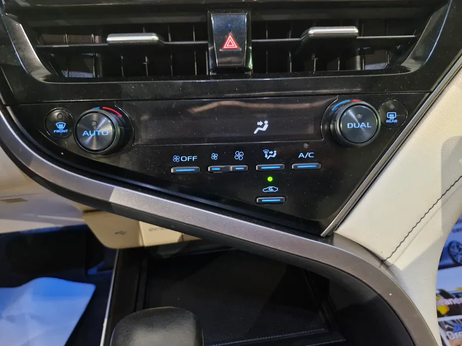 2021 Toyota Camry  GLE 